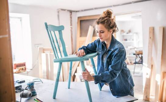 Lakierowanie mebli – sposoby na efektowne odświeżenie i ochronę powierzchni