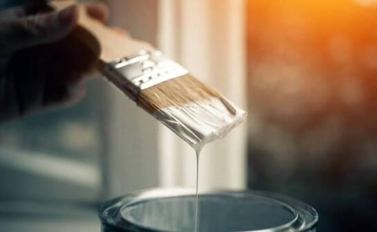 Lakierowanie na mokro – kluczowe aspekty procesu i wpływ na trwałość powłok