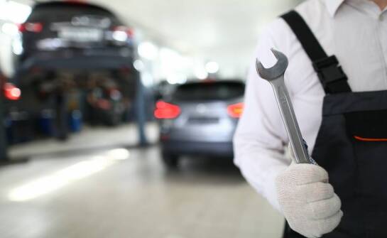 Najważniejsze informacje o serwisowaniu samochodu – na co warto zwrócić uwagę