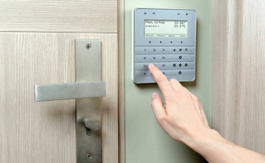 Nowoczesne technologie instalacyjne i systemy kontroli dostępu w firmach