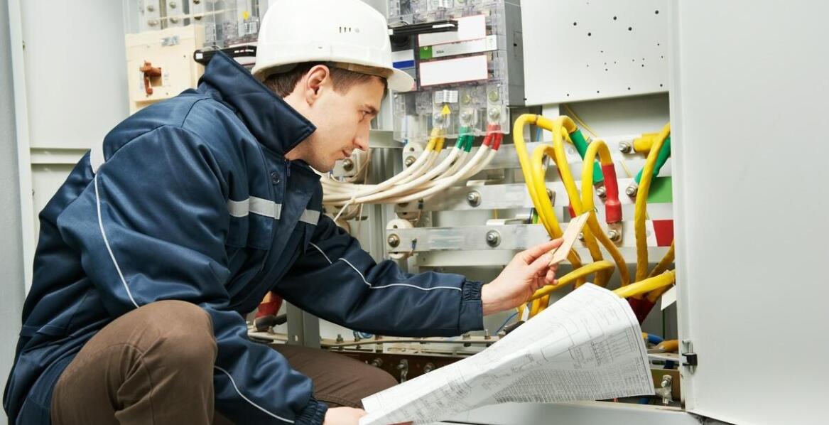 Instalacje elektryczne – najważniejsze informacje i podstawowe zasady bezpieczeństwa