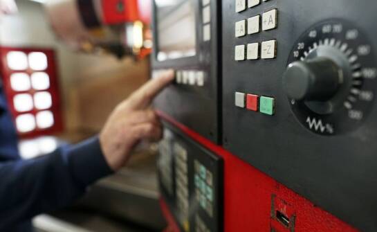 Nitownice – zastosowanie, rodzaje i serwisowanie urządzeń do nitowania