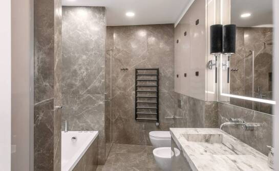 Praktyczne wskazówki przy wyborze sprzętu oświetleniowego do łazienki