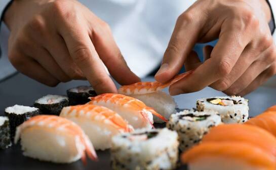Jakie są najlepsze opcje sushi na lekką kolację?