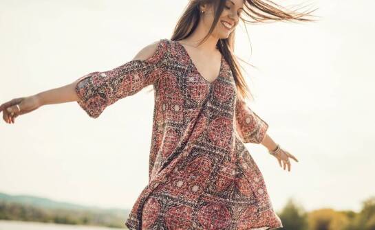 Tuniki z rękawem 3/4 – elegancja i komfort w jednym