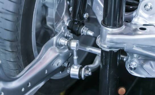 Jak klej do połączeń gwintowych zwiększa trwałość instalacji samochodowych?