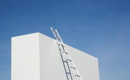 Innowacyjne technologie w przegubowych drabinach aluminiowych