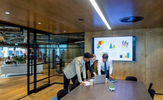 Jakie korzyści przynosi współpraca w ramach programu partnerskiego?