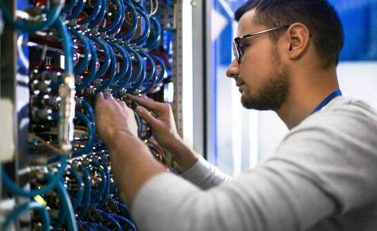 Jakie są kluczowe czynniki sukcesu przy projektowaniu sieci WLAN?