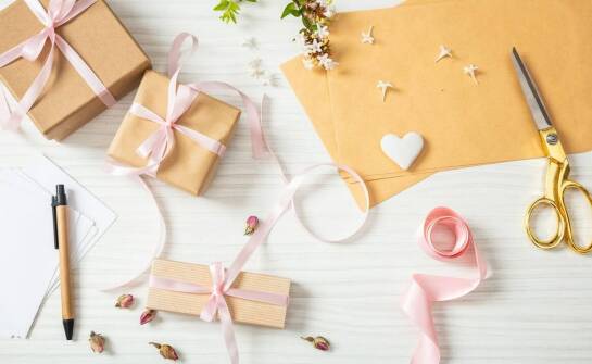 Jak wybrać kartki na ślub, które będą pasować do stylu wesela?