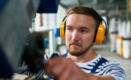 Znaczenie instrukcji obsługi w codziennej pracy z piłą taśmową