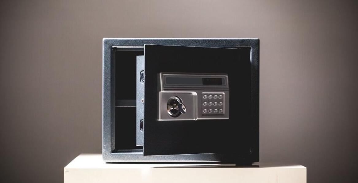 Zastosowanie sejfów wrzutowych w sektorze handlowym