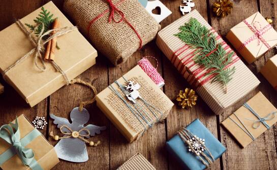 Jak personalizacja opakowań wpływa na sprzedaż w okresie świąt?