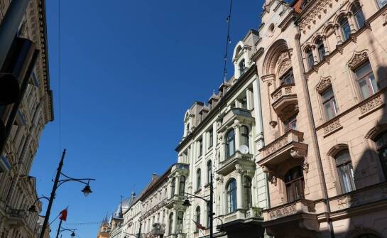 Jak znaleźć atrakcyjne i dostępne cenowo mieszkania w okolicach stolicy