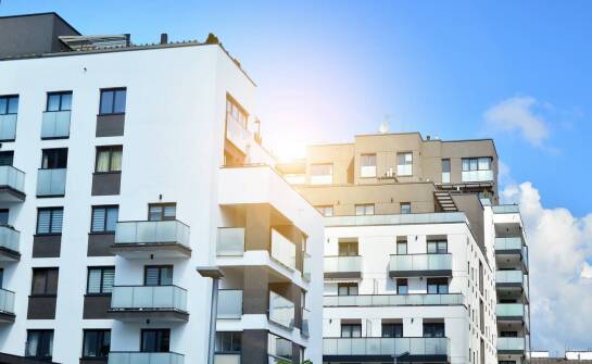 Jak znaleźć atrakcyjne i przystępne cenowo mieszkania w okolicach stolicy