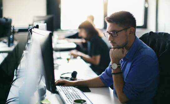 Jak wygląda proces inwestycji deweloperskich na rynku mieszkaniowym?