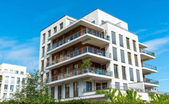 Aktualne trendy na rynku mieszkań – na co zwrócić uwagę przy zakupie?