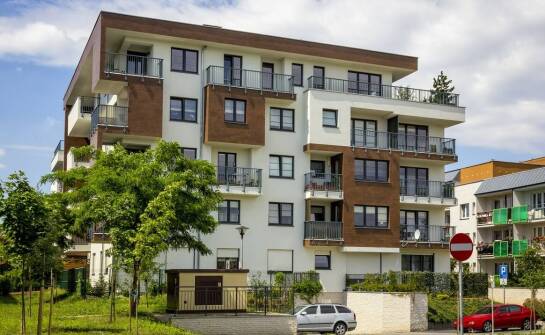 Mieszkania w pobliżu stacji PKP – zalety i możliwości zakupu