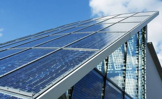 Jak działają panele słoneczne i jakie korzyści przynoszą użytkownikom