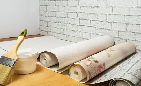 Jak dobierać kleje do tapet? Najważniejsze informacje od producentów
