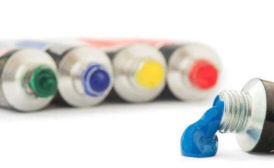 Kleje pod własną marką – jak powstają i dlaczego zyskują popularność