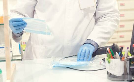 Jak powstają wyniki badań laboratoryjnych klejów do tapet? Sprawdź fakty