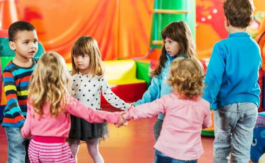 Jak działają kluby dziecięce i co warto o nich wiedzieć?