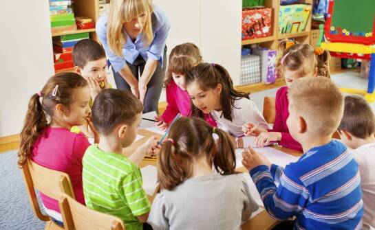 Jak działają przedszkola integracyjne i jakie korzyści niosą dla dzieci?