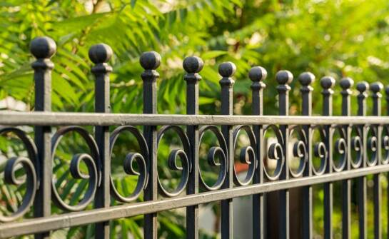 Jak wybrać idealne ogrodzenie? Przegląd najpopularniejszych rozwiązań