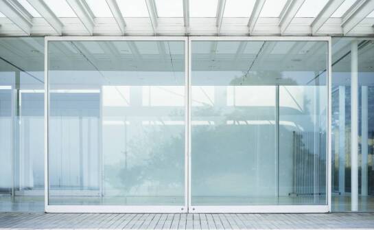 Nowoczesne rozwiązania z wykorzystaniem szkła w aranżacji wnętrz