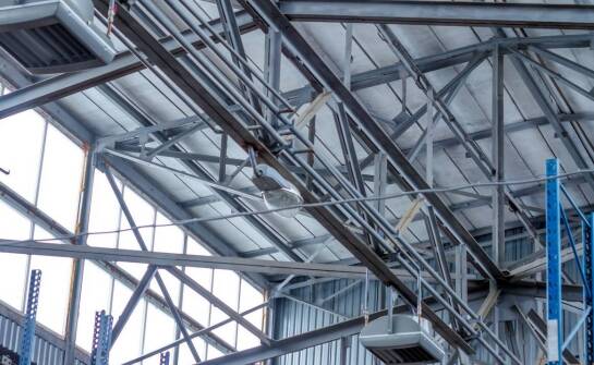 Zastosowanie konstrukcji stalowych – najważniejsze informacje i zalety