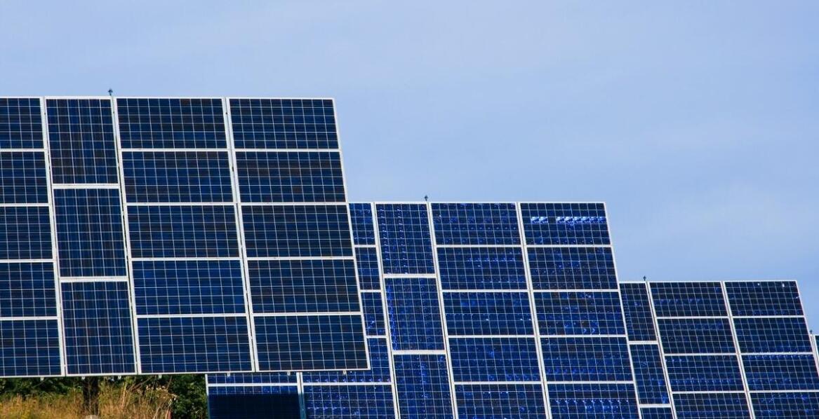 Moduły fotowoltaiczne – zastosowanie, budowa i możliwości wykorzystania energii