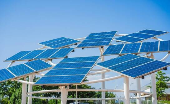 Jak przebiega instalacja paneli słonecznych i co warto wiedzieć przed montażem