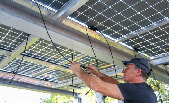 Montaż instalacji fotowoltaicznej – najważniejsze aspekty i praktyczne porady