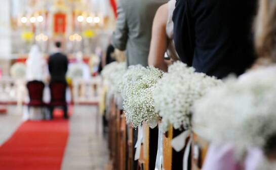 Pomysły na niezapomniane dekoracje weselne – inspiracje i trendy ślubne