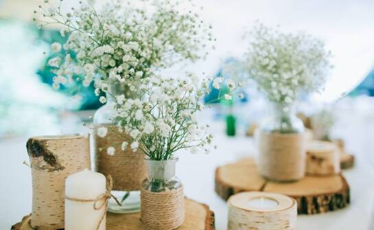 Pomysły na dekoracje ślubne – inspiracje i trendy na wyjątkowe wesele