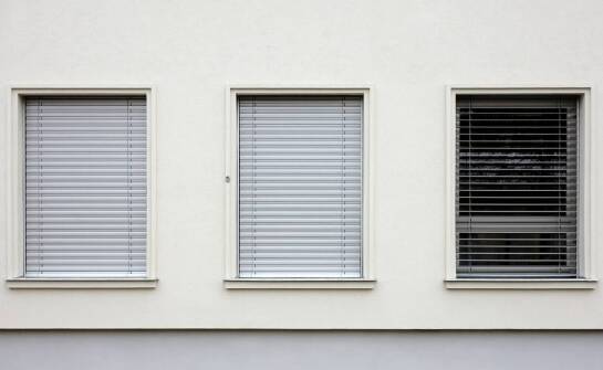 Żaluzje fasadowe – funkcjonalność, design i zalety nowoczesnych rozwiązań