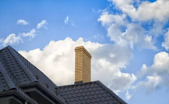 Jakie korzyści daje regularna kontrola i czyszczenie kominów?