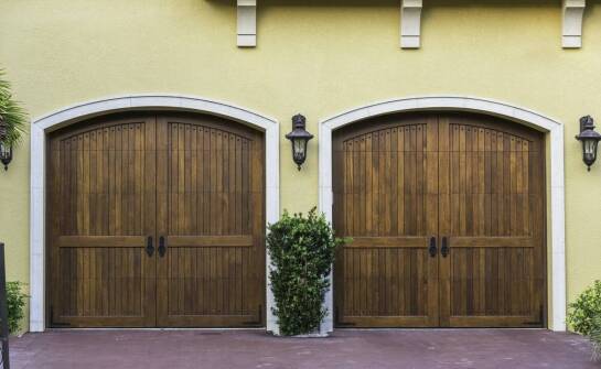 Najważniejsze cechy nowoczesnych bram garażowych PORTA FORTE – co warto wiedzieć