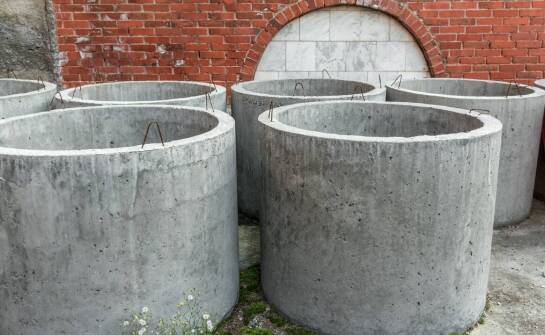 Donice z betonu – trwałe rozwiązania i zastosowania w aranżacji przestrzeni