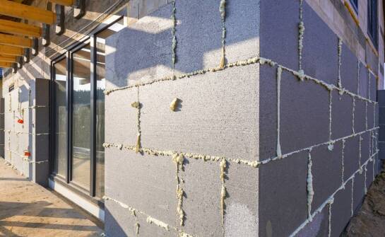 Zastosowania i zalety płyt betonowych w aranżacji nowoczesnych przestrzeni