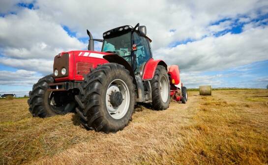 Na czym polega ubezpieczenie ciągnika siodłowego i jakie są jego rodzaje?