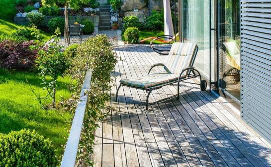 Tarasy drewniane – inspiracje, zalety i praktyczne porady przed budową