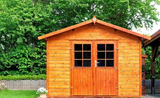 Wiaty z drewna – praktyczne rozwiązania i inspiracje na każdą posesję