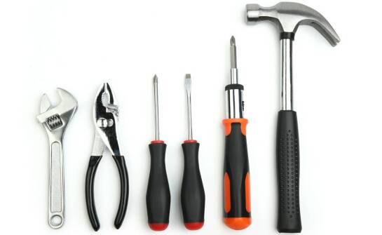 Najpopularniejsze rodzaje narzędzi i ich zastosowanie w codziennych pracach