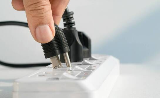 Jak działa zasilacz awaryjny i kiedy warto go zastosować?