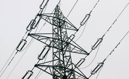 Zasilacze awaryjne – czym są i do czego służą w codziennym użytkowaniu?