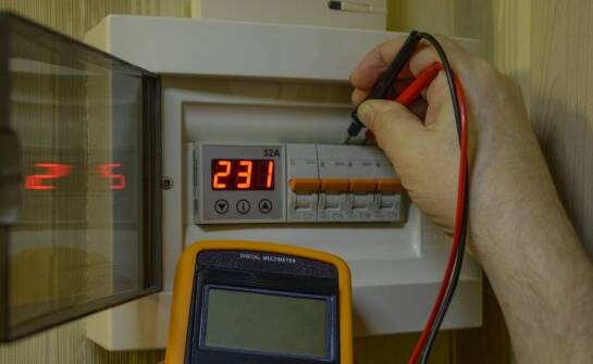 Zasilanie awaryjne — jak działa i kiedy warto je rozważyć?