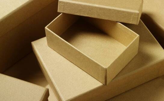 Jak wybrać opakowania kartonowe do produktów różnych branż?