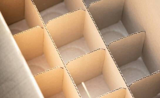 Kartony – zastosowanie, rodzaje i wskazówki dotyczące wyboru opakowań